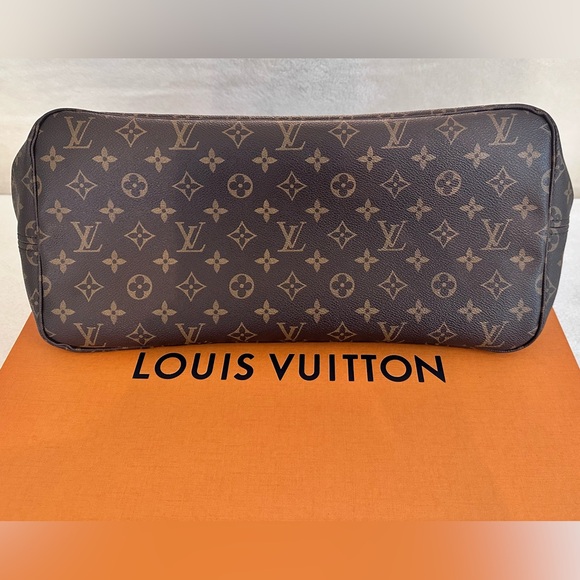 Louis Vuitton Neverfull GM Tote - Picture 6 of 6